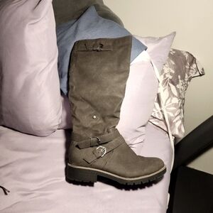 Sun and Stone size 8.5